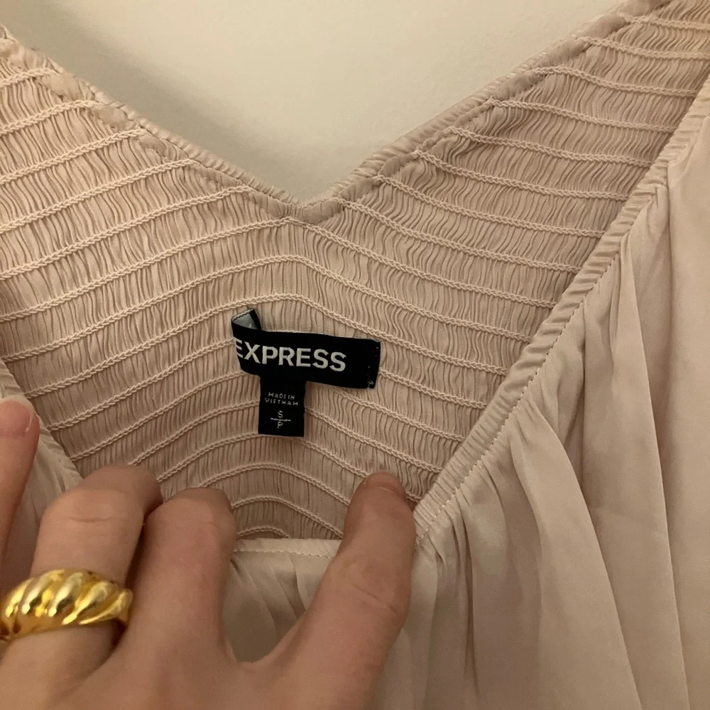 Express Cream Ruffle Blouse - Picture 4 of 4